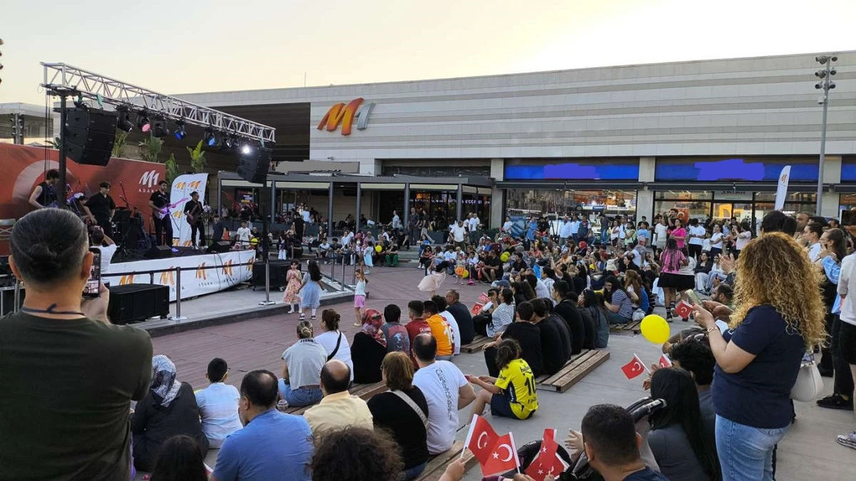 19 Mayıs  M1 Adana'da coşkuyla kutlandı 