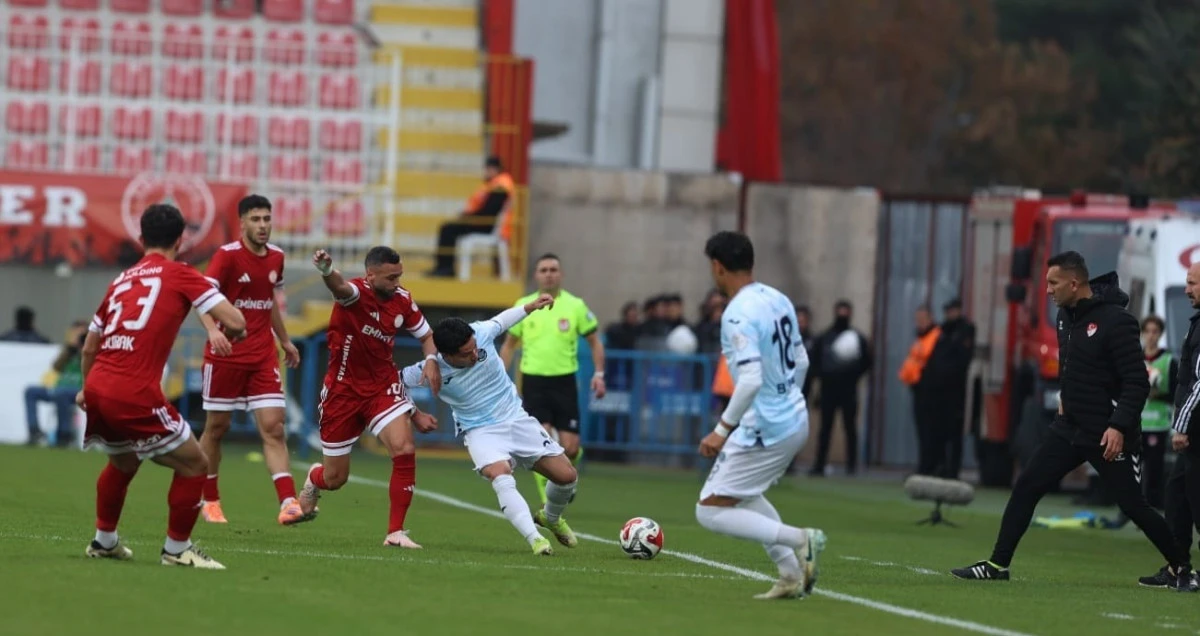 Adana Demirspor  İstabul'da dağıldı:0-5