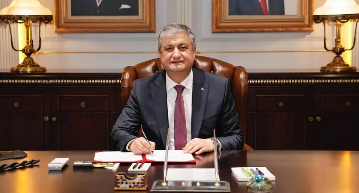 Adana Valisi Yavuz&rsquo;dan 23 Nisan Mesajı