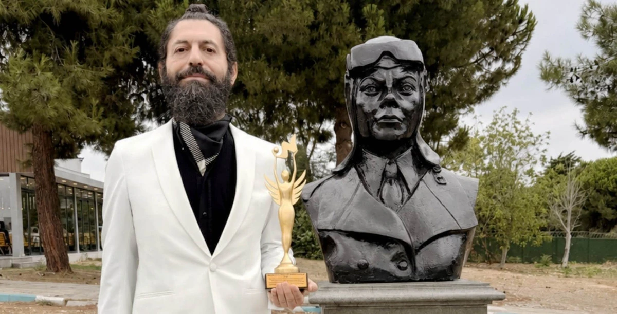 Akif Manaf sağlık ve barış &ouml;d&uuml;l&uuml; Sabiha G&ouml;k&ccedil;en&rsquo;e ithaf edildi