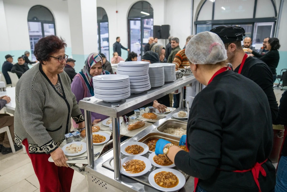 Akkan, 'Soframızda g&ouml;nl&uuml;m&uuml;zde Seyhanlılara a&ccedil;ık'