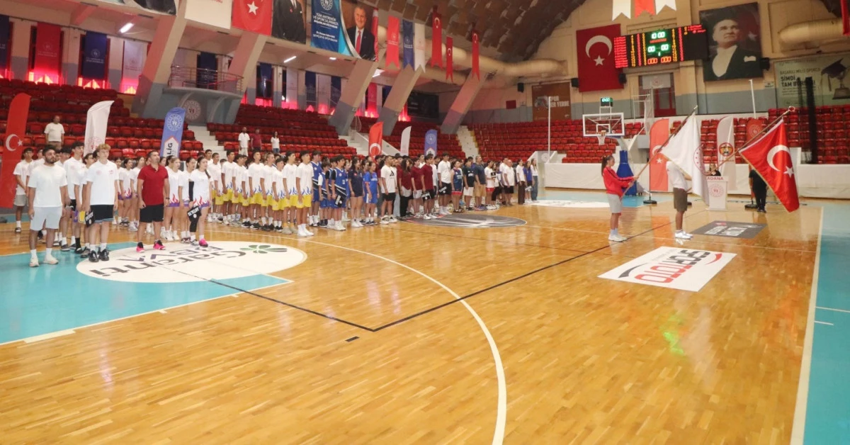 Anadolu Yıldızlar Ligi Basketbol Grup M&uuml;sabakaları Adana'da başladı