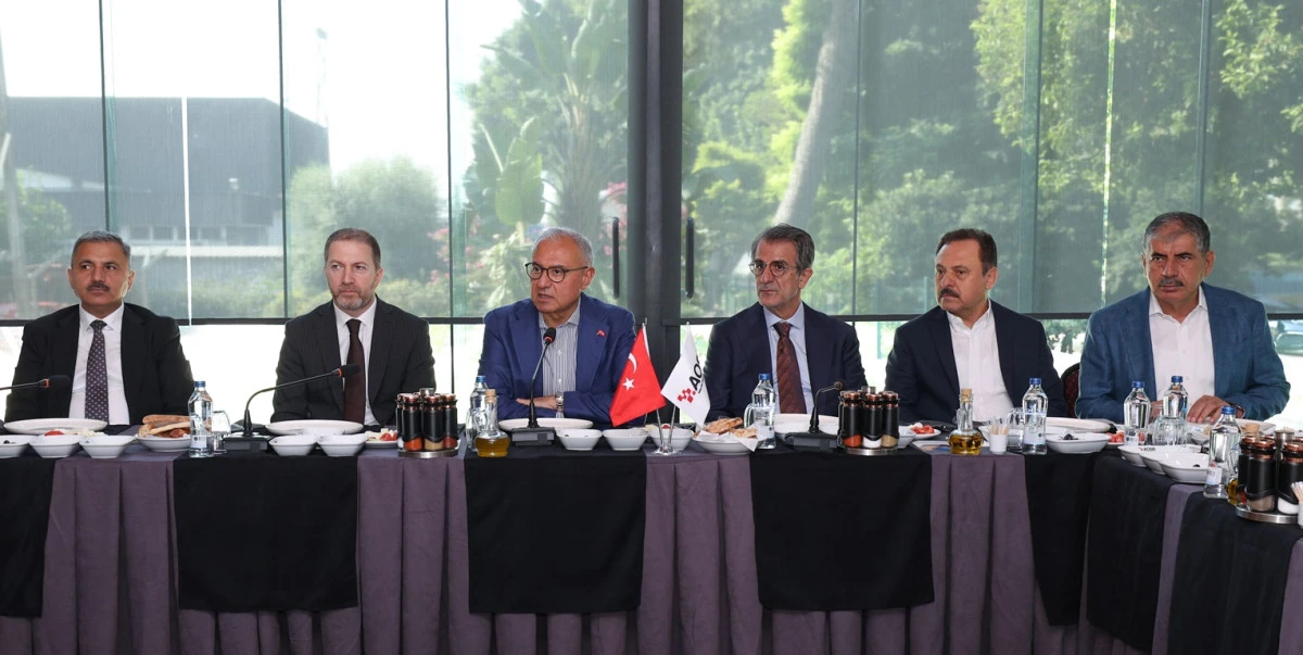 AOSB ile Azerbaycan Arasında Yatırım ve İş Birliği K&ouml;pr&uuml;s&uuml;