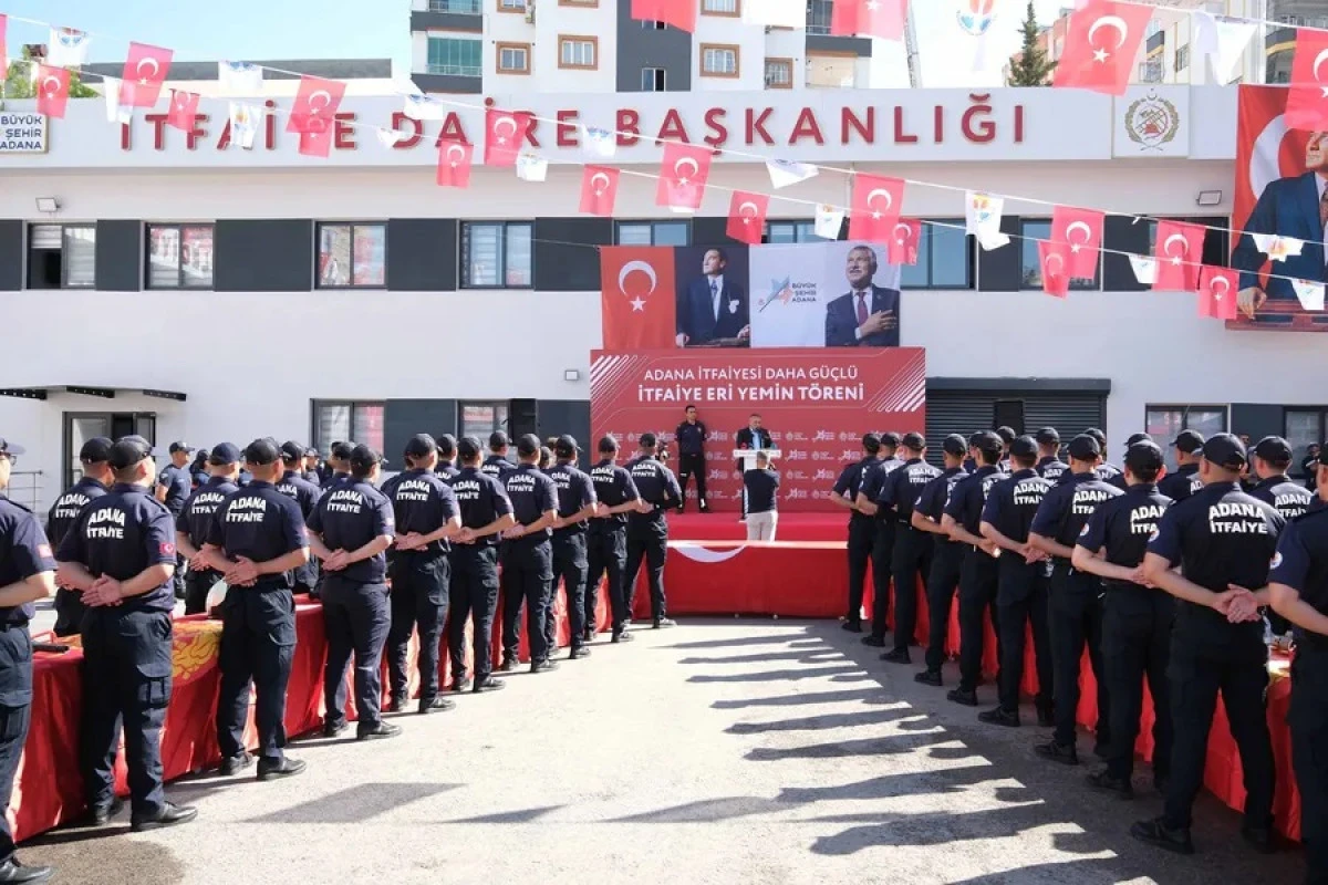 B&uuml;y&uuml;kşehir'de 50 itfaiyeci yemin ederek g&ouml;revine başladı