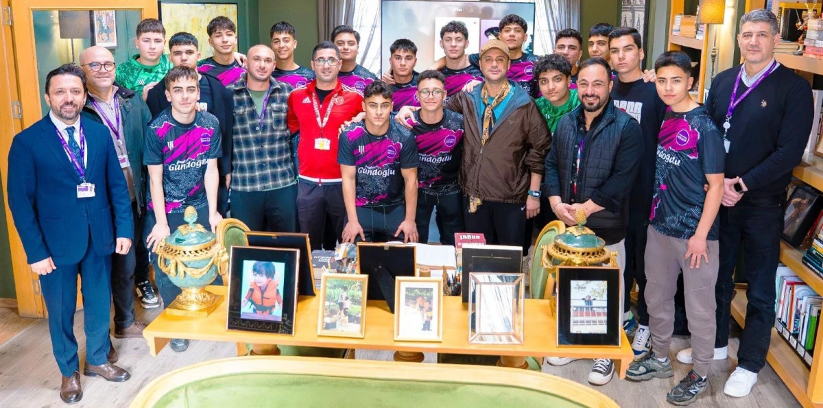 Dr. G&ouml;khan G&uuml;ndoğdu şampiyonları kabul etti