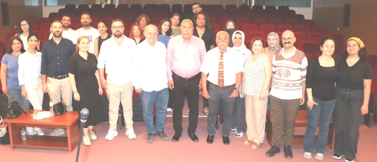 Gazeteci Şanıvar Ç.Ü İletişim Üniversitesi Öğrencileriyle Deneyimlerini Paylaştı