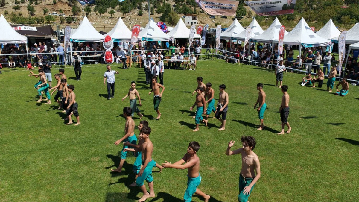 Geleneksel Kızıldağ Karakucak G&uuml;reşleri 541 yıldır gurur kaynağı