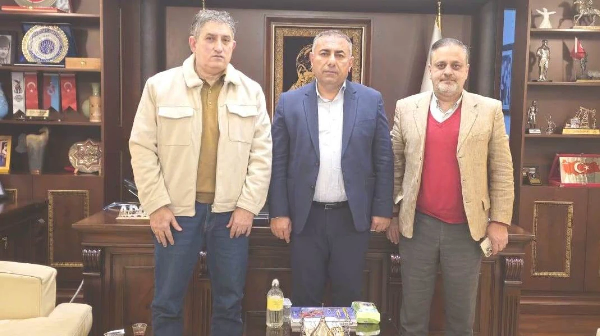 G&uuml;ng&ouml;r Ge&ccedil;er,'Yerel basını &ouml;nemsiyoruz'