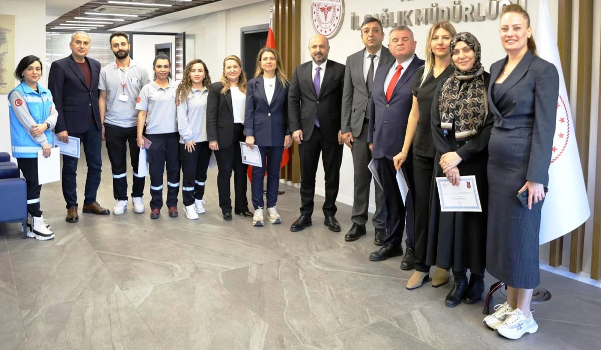 Halil Nacar&rsquo;dan Evde  Sağlık Ekibine takdir