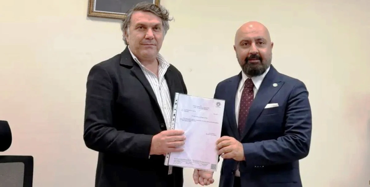 İYİ Parti İl Başkanı Batur Eroğlu Mazbatasını Aldı