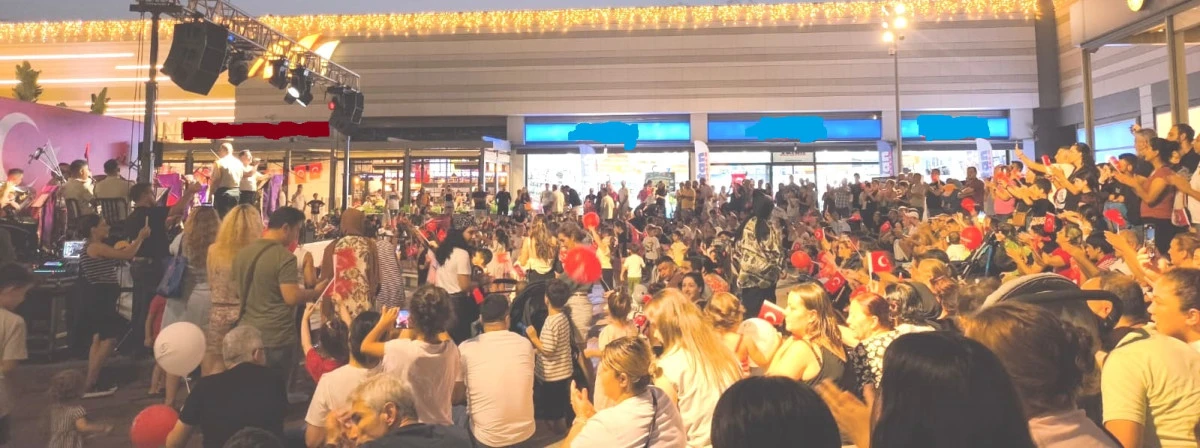 M1 Adana AVM’de Zafer Bayramı Konseri