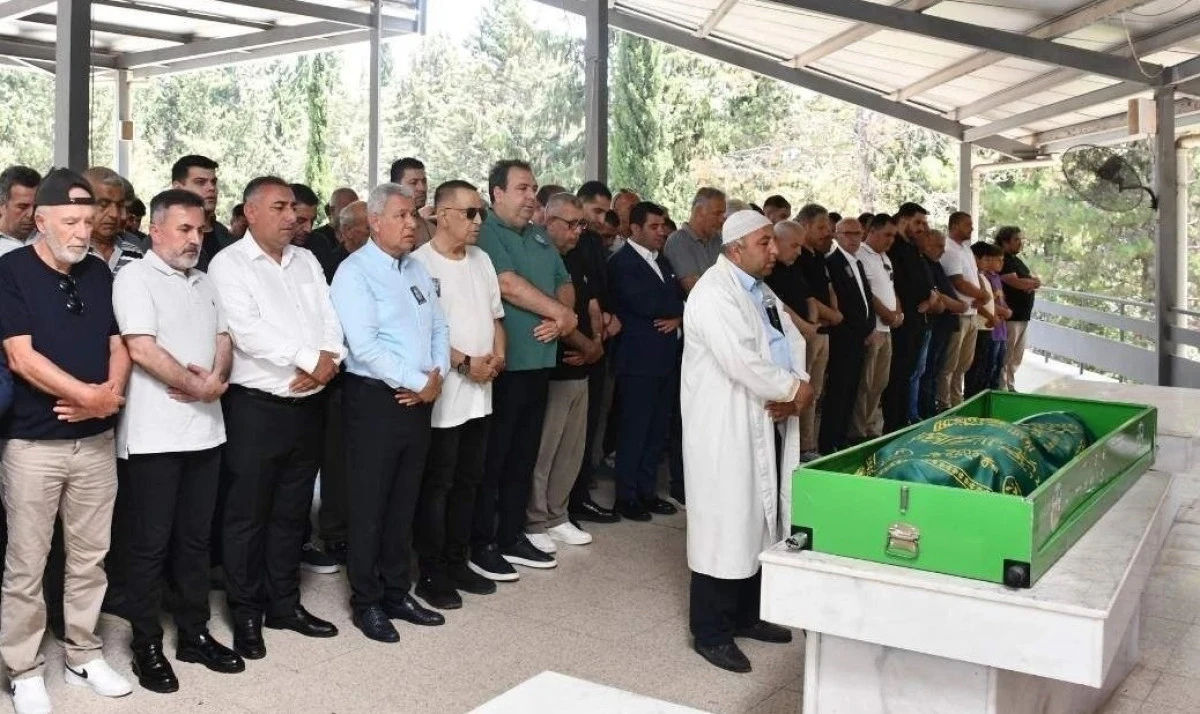 Sevil Arat son yolculuğuna dualarla uğurlandı