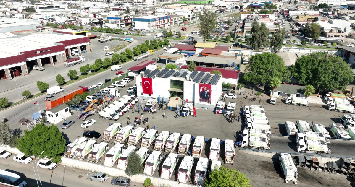 Seyhan Belediyesi temizlik filosunu 41 yeni ara&ccedil;la g&uuml;&ccedil;lendirdi
