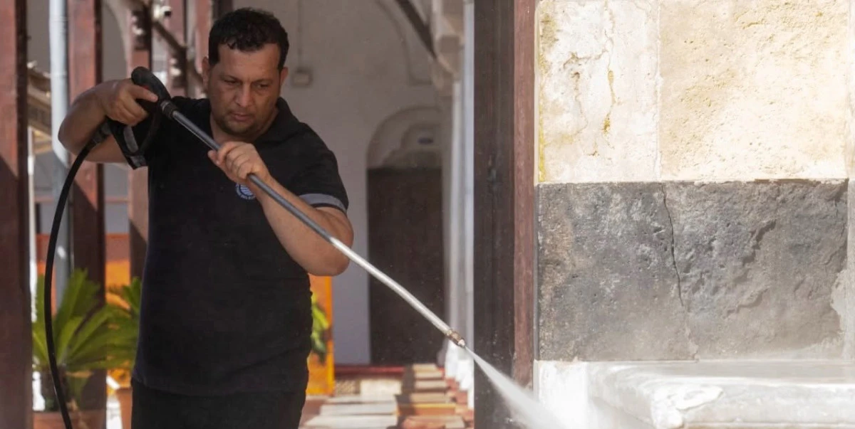 Seyhan Belediyesi&rsquo;nden İbadethanelerde Kapsamlı Temizlik &Ccedil;alışması