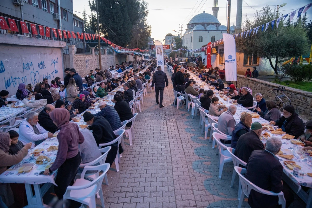 Seyhan Belediyesi&rsquo;nden Yeşilyuva Mahallesi&rsquo;nde g&ouml;n&uuml;lleri buluşturan iftar