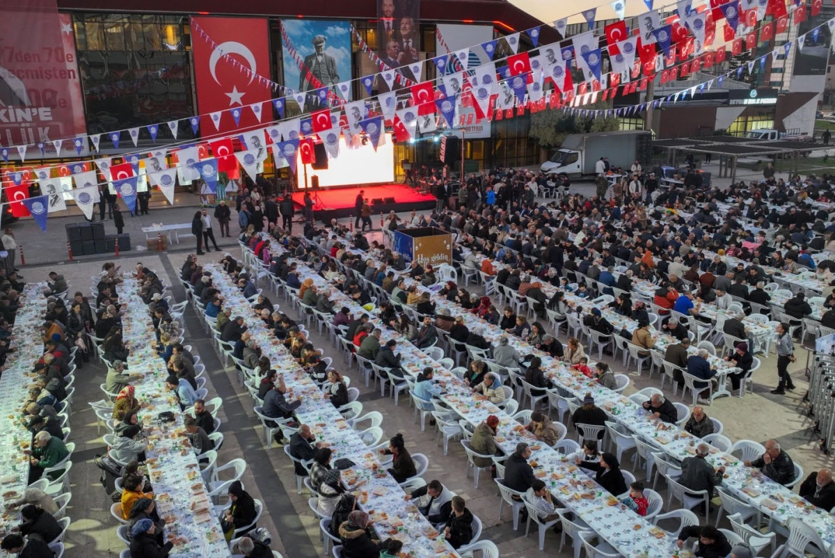 Seyhan&rsquo;da g&ouml;n&uuml;ller aynı sofrada buluştu