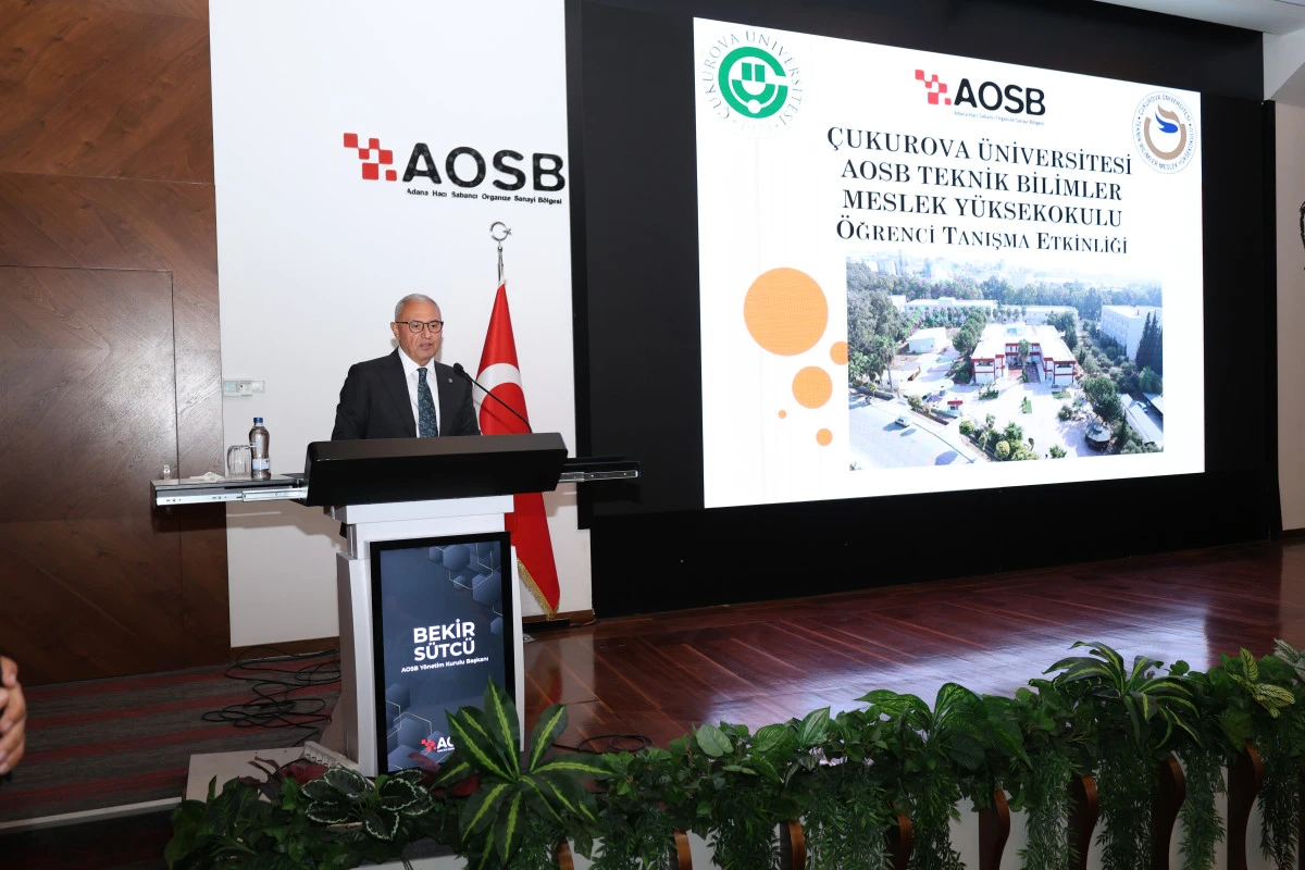 S&uuml;tc&uuml;, gen&ccedil;lere sanayi sekt&ouml;r&uuml;n&uuml;n fırsatlarını anlattı
