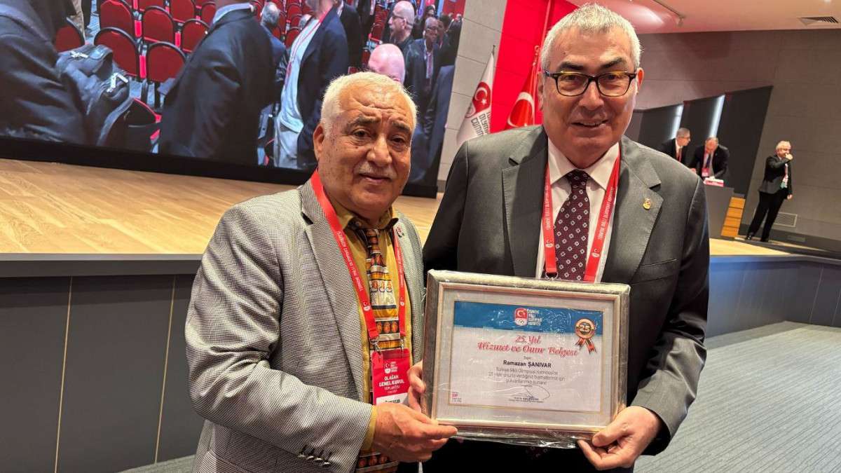 TMOK'tan Şanıvar'a  25. Hizmet ve Onur Belgesi