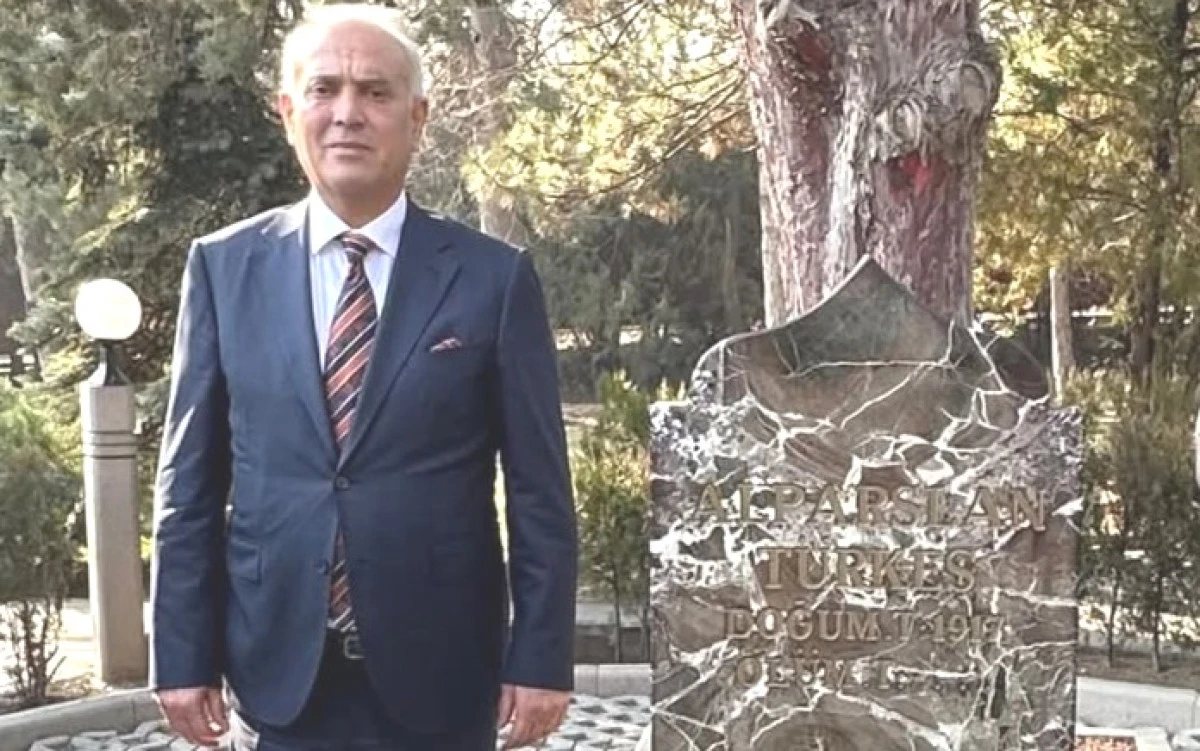 "T&uuml;rkeş, &ccedil;ileyle yoğrulmuş onurlu bir &ouml;mr&uuml;n adıdır"