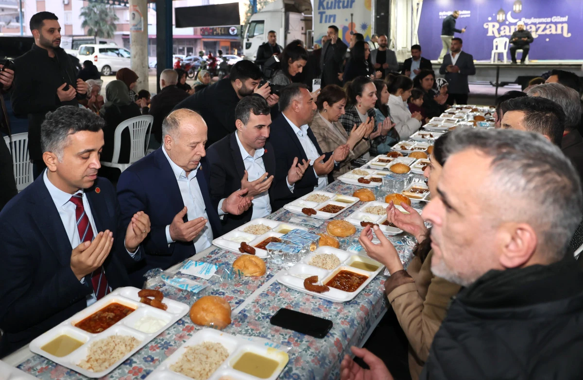Y&uuml;reğir Belediyesi&rsquo;nden Serinevler&rsquo;de birlik ve beraberlik iftarı