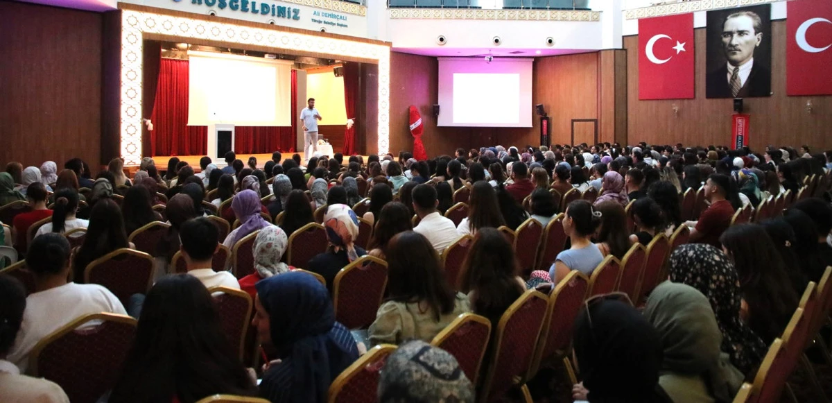 Y&uuml;reğir&rsquo;de kpss ve meb-ags semineri